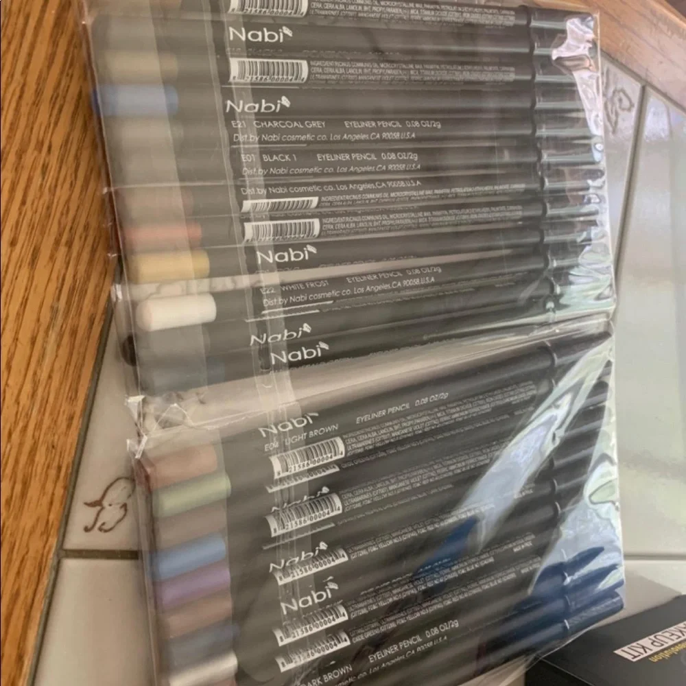 NWT 24 pcs Nabi Eyeliner and Eyebrow pencils